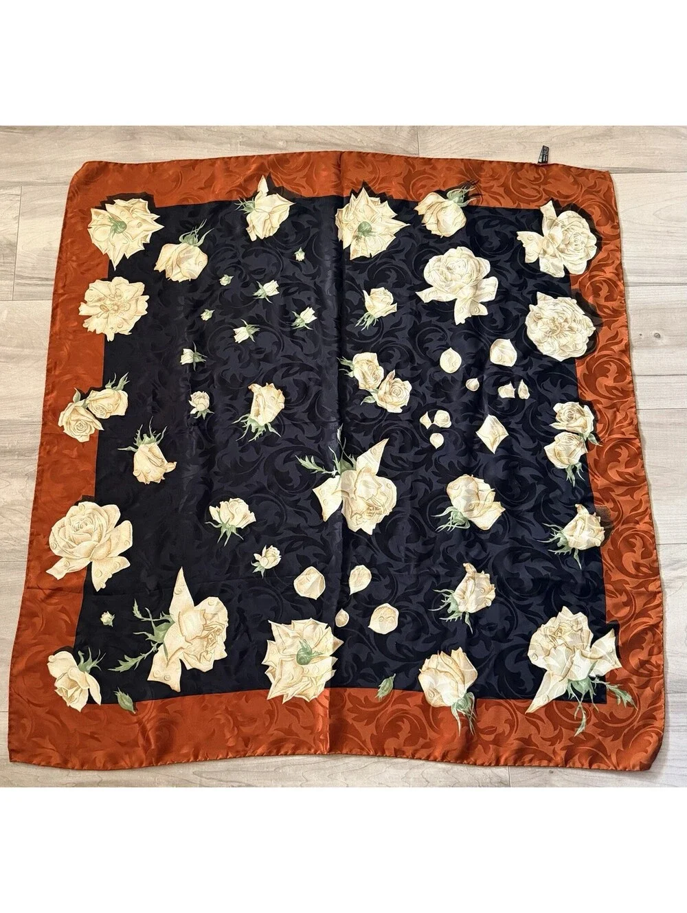 100% SETA SILK SCARF VINTAGE CLASSIC CASUAL FASHION Orange Black White Roses